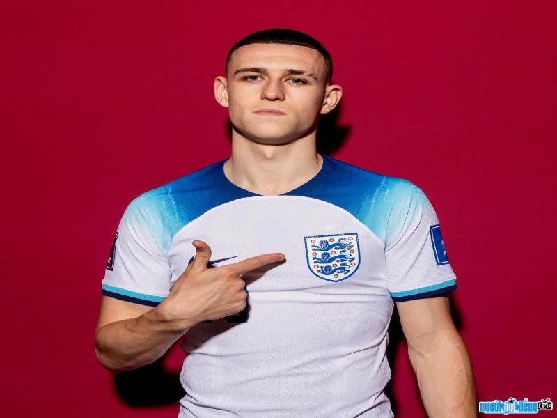 Kiểu tóc tạo nên vẻ đẹp hút hồn của cầu thủ Phil Foden