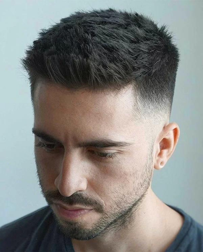 Kiểu tóc short quiff ngắn